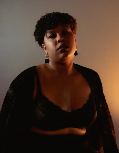 Portrait en ambiance sombre au Studio Popcorn